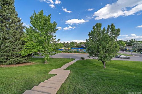 7601 Rosemary Cir, Englewood CO 80112-6421 exterior