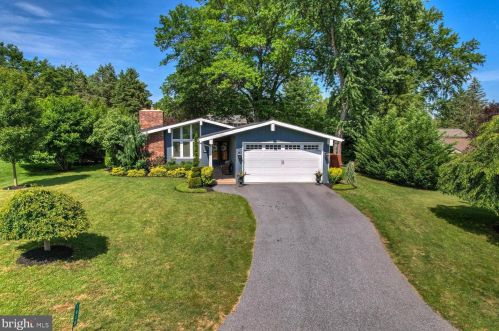 1030 Hunsicker Rd, Lancaster, PA 17601-4864
