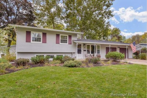 4 Scarsdale Rd, Boulder Hill, IL 60538-2515