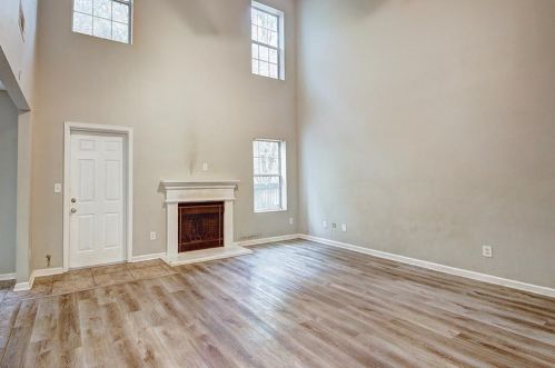 2297 Charleston Pointe, Atlanta GA  30316-3018 exterior
