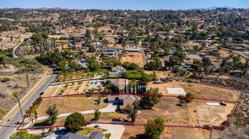 8079 Golden Star Ave, Riverside CA  92506-5710 exterior