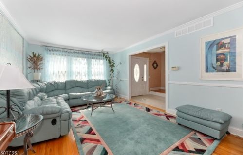 44 Bristol Ave, Flemington, NJ 08822-1814