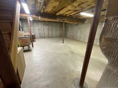 143 Timber Rdg, Southington CT  06489-3465 exterior