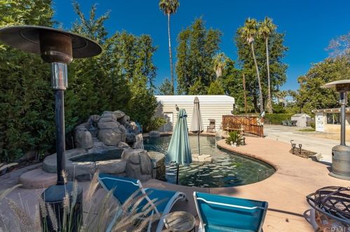 10080 Victoria Ave, Riverside CA  92503-6146 exterior