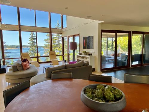 129 Dyers Island Rd, Vinalhaven, ME 04863-3523