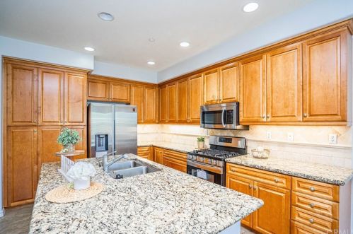 51 Spanish Lace, Irvine, CA 92620-3411