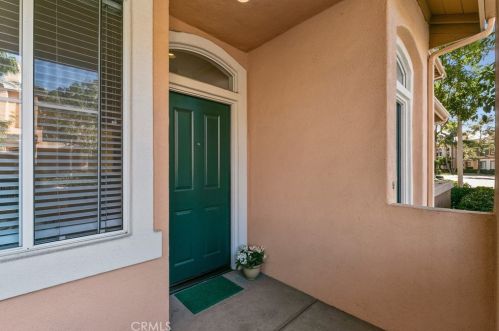 3305 Ladrillo Aisle, Irvine CA  92606-0821 exterior