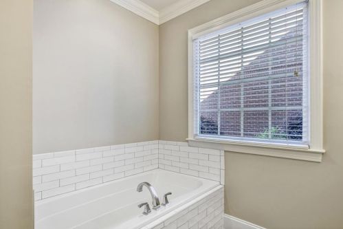 1066 Hedge Rose Ct, Atlanta GA  30324-2781 exterior