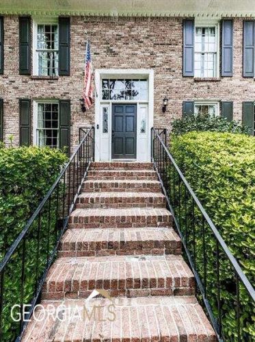 2495 Castle Ln, Marietta, GA 30062-5208