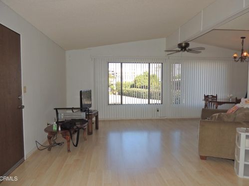 510 Strawberry Pl, Oxnard CA  93036-1517 exterior