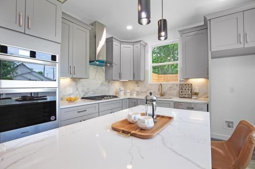 3104 Th, Austin TX  78702-1402 exterior