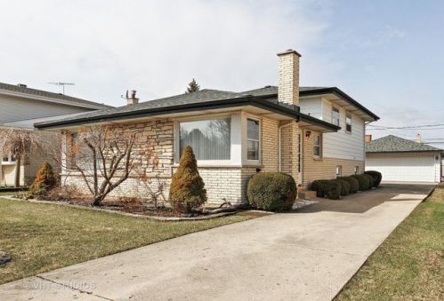 8462 Clifton Ave, Niles, IL 60714-1804