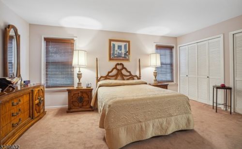 5 Duck Hawk Ct, Hackettstown NJ  07840-3309 exterior