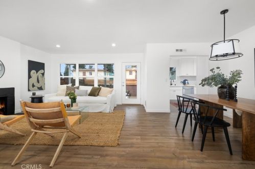 11609 Atkinson Ave, Hawthorne CA  90250-1827 exterior