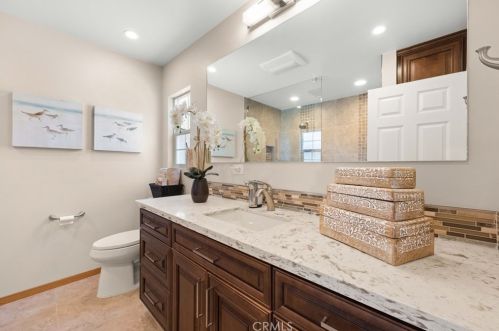 1851 Greenbriar Rd, Glendale CA  91207-1064 exterior