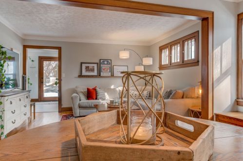1207 Charlton St, Saint Paul MN  55118-2922 exterior