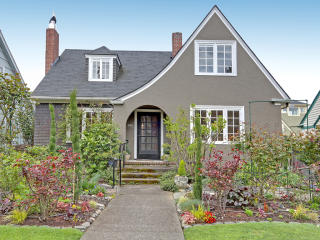 1945 24th Ave, Portland, OR 97212-4720