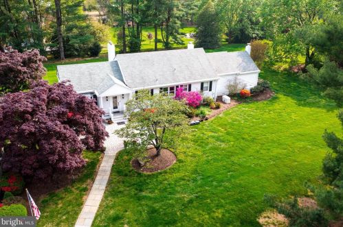 756 Applewood Ln, Great Falls, VA 22066-2828