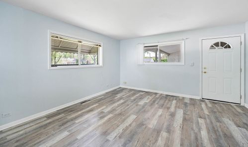 3502 Ashley Dr, Glenview, IL 60025-4506
