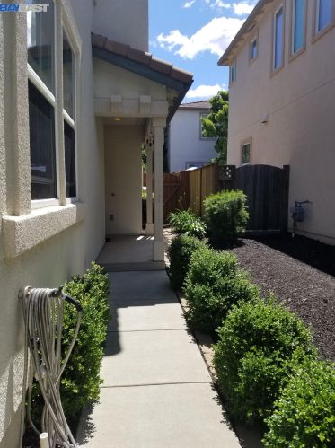 473 Rosso Ct, Vacaville, CA 95687-5698