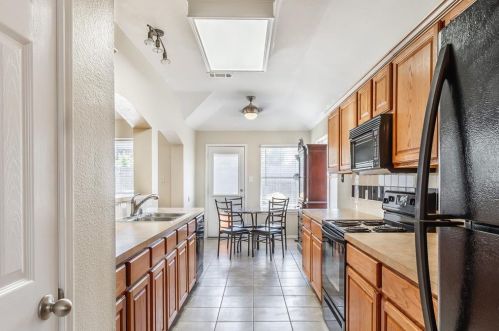 1821 Fairbanks Dr, Princeton TX 75407-2692 exterior