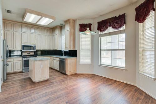 9025 Tyne Trl, Fort Worth TX  76118-7502 exterior