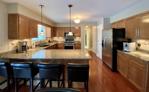 1890 Talon Dr, Mokena, IL 60451-3849