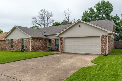 7128 Barbados Dr, Fort Worth, TX 76180-6110