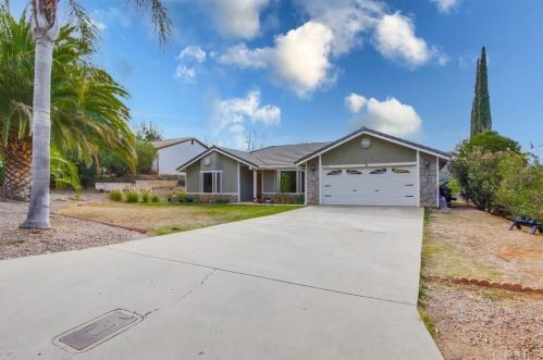 25763 Bellemore Dr, Ramona, CA 92065-4705