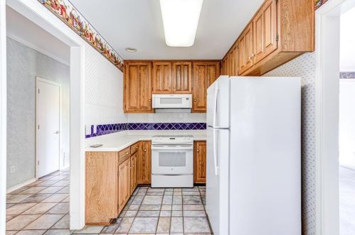 2817 Laurel Oaks Dr, Garland TX  75044-6944 exterior