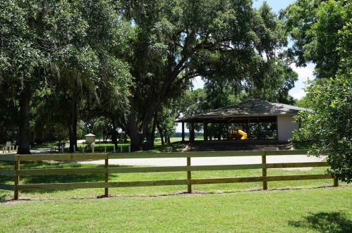 526 Angus Trl, Angleton TX 77515-9833 exterior