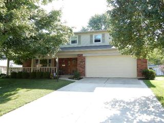 9222 Yellowwood Dr, Cincinnati, OH 45251-1951