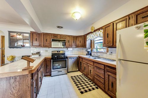 6550 Ebinger Dr, Niles IL 60714-4435 exterior