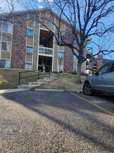 3041 Ursula Cir, Denver CO  80014-6244 exterior