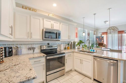 2104 Cologne Dr, Carrollton TX 75007-2336 exterior