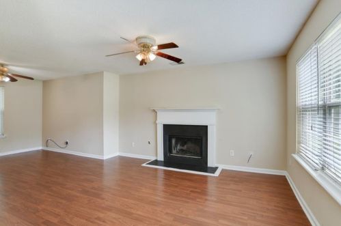 4094 Amberly Ct, Kennesaw, GA 30144-6401