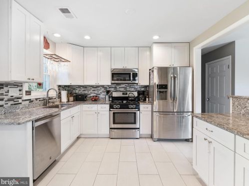 810 Venice Dr, Silver Spring MD 20904-2065 exterior