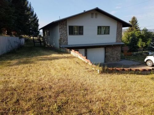 746 Pine St, Meeker, CO 81641-3005