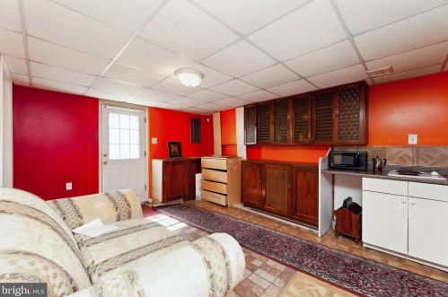 9504 Lawnsberry Ter, Silver Spring MD 20901-4714 exterior