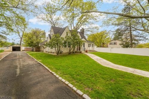 30 Woodland Ave, Town Center, NJ 07052-3660