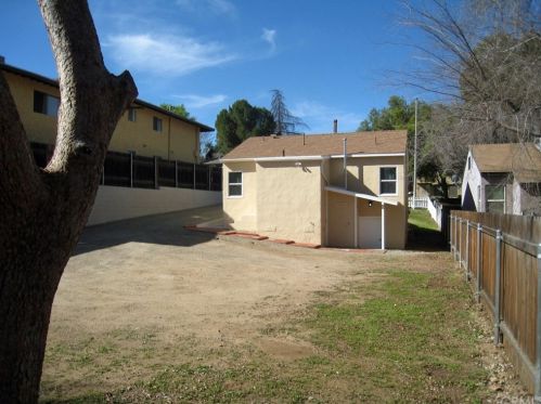 5144 Olivewood Ave, Riverside CA  92506-1311 exterior