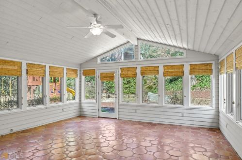 390 Forest Valley Ct, Atlanta GA  30342-2353 exterior