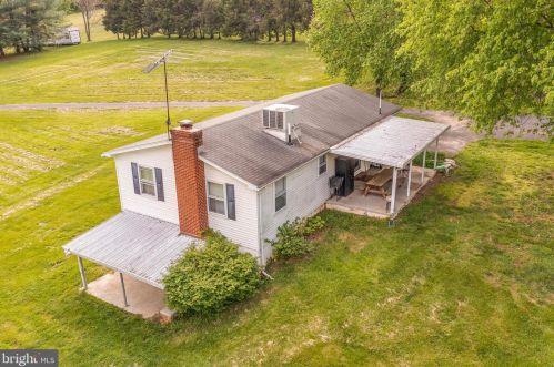 857 Oregon Trl, Harpers Ferry WV 25425-3144 exterior