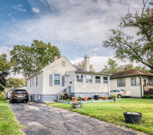 175 Pick Ave, Elmhurst, IL 60126-3017