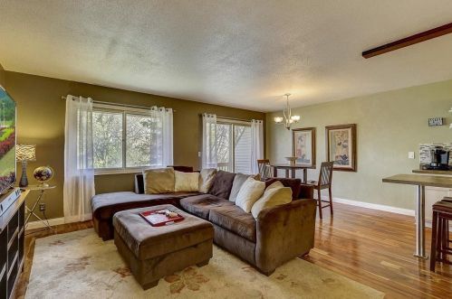 1681 Hickory Hill Dr, Saint Paul MN  55122-2527 exterior