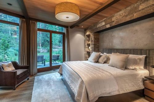 8209 Valhalla Dr, Truckee CA  96161-3300 exterior