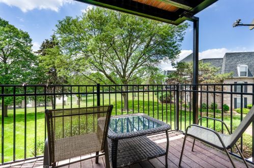 5100 Carriageway Dr, Rolling Meadows IL  60008-3986 exterior
