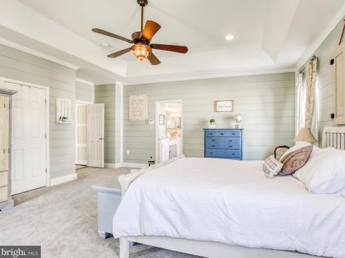 395 Lord Fairfax St, Charles Town WV 25414-2529 exterior