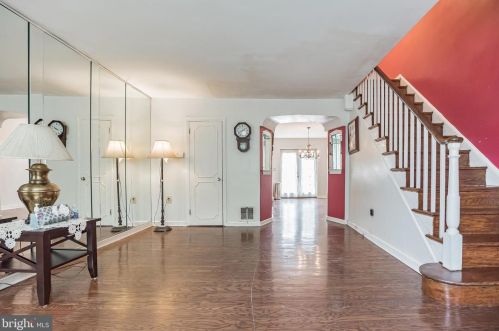 3137 Juniper St, Philadelphia, PA 19148-5245