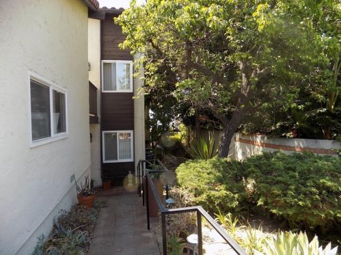 2422 Badajoz Pl, Carlsbad, CA 92009-8047